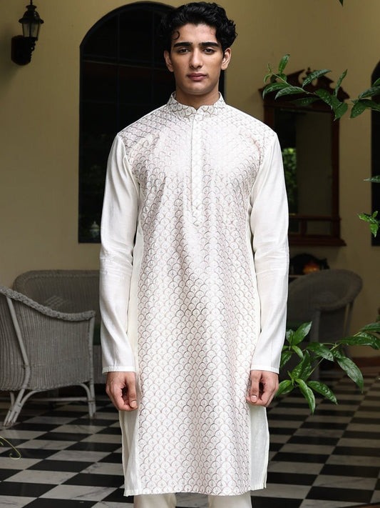 Patr
Embroidered
Kurta 
Embroidered Kurta
Ivory