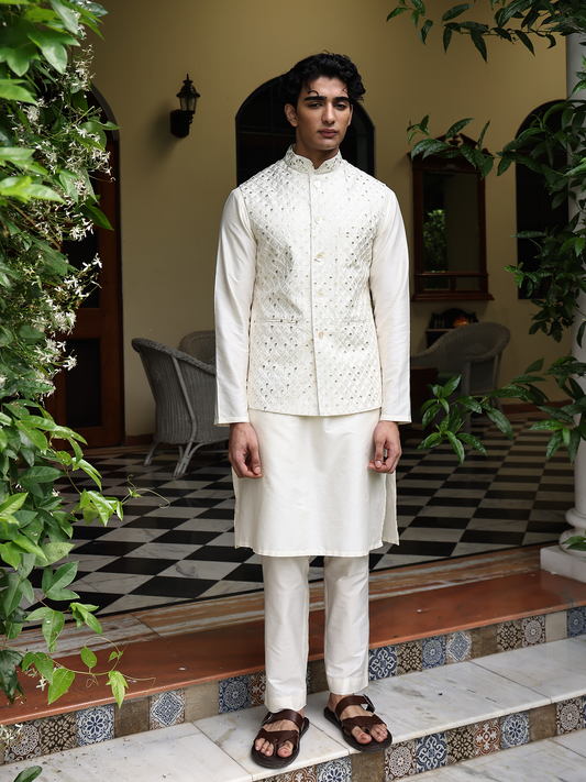 Patr
Bundi Set
jacket set
Embroidered Jacket