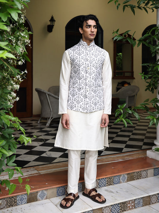 Patr
Bundi Set
jacket
Embroidered 
Embroidered Jacket Set