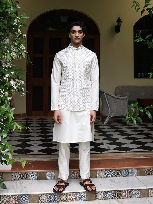 Kannan Ivory Cotton Blend  Embroidered  Bundi Set