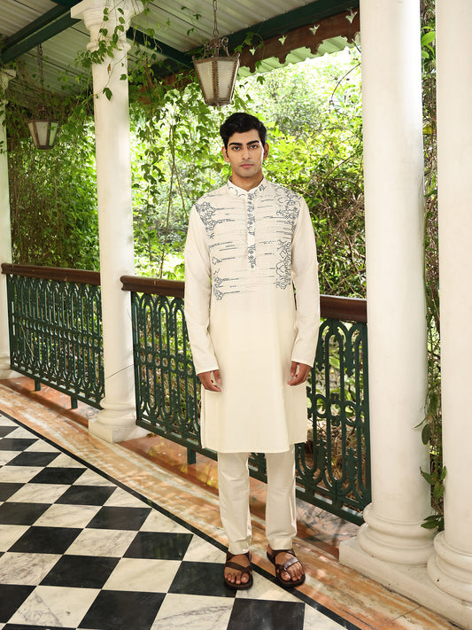 Patr
Kurta Set
Embroidered Kurta Set
Ivory