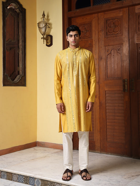 Patr
Embroidered
Kurta Set
Embroidered Kurta Set
Yellow