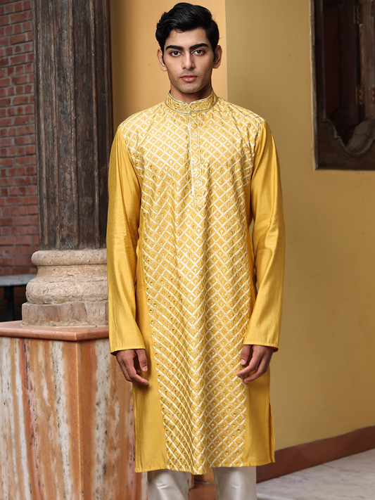 Patr
Embroidered
Kurta 
Embroidered Kurta
Yellow