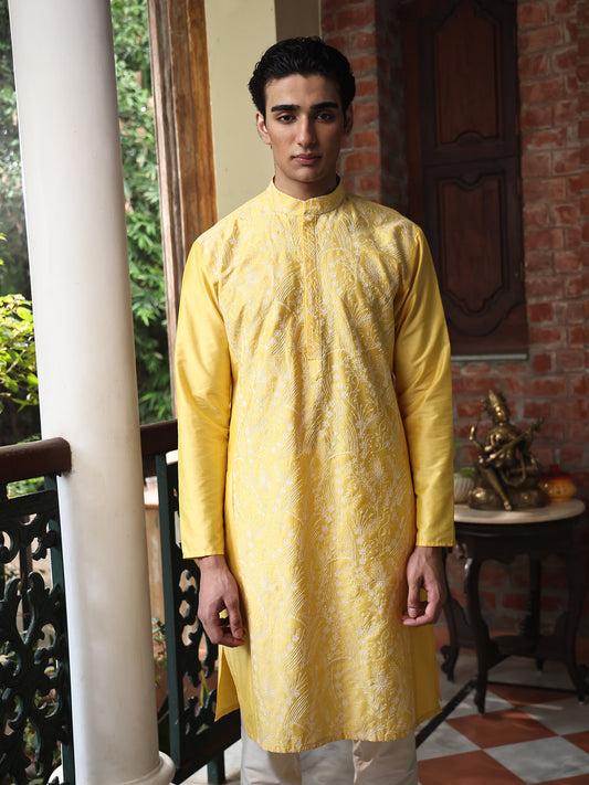Patr
Embroidered
Kurta 
Embroidered Kurta
Yellow