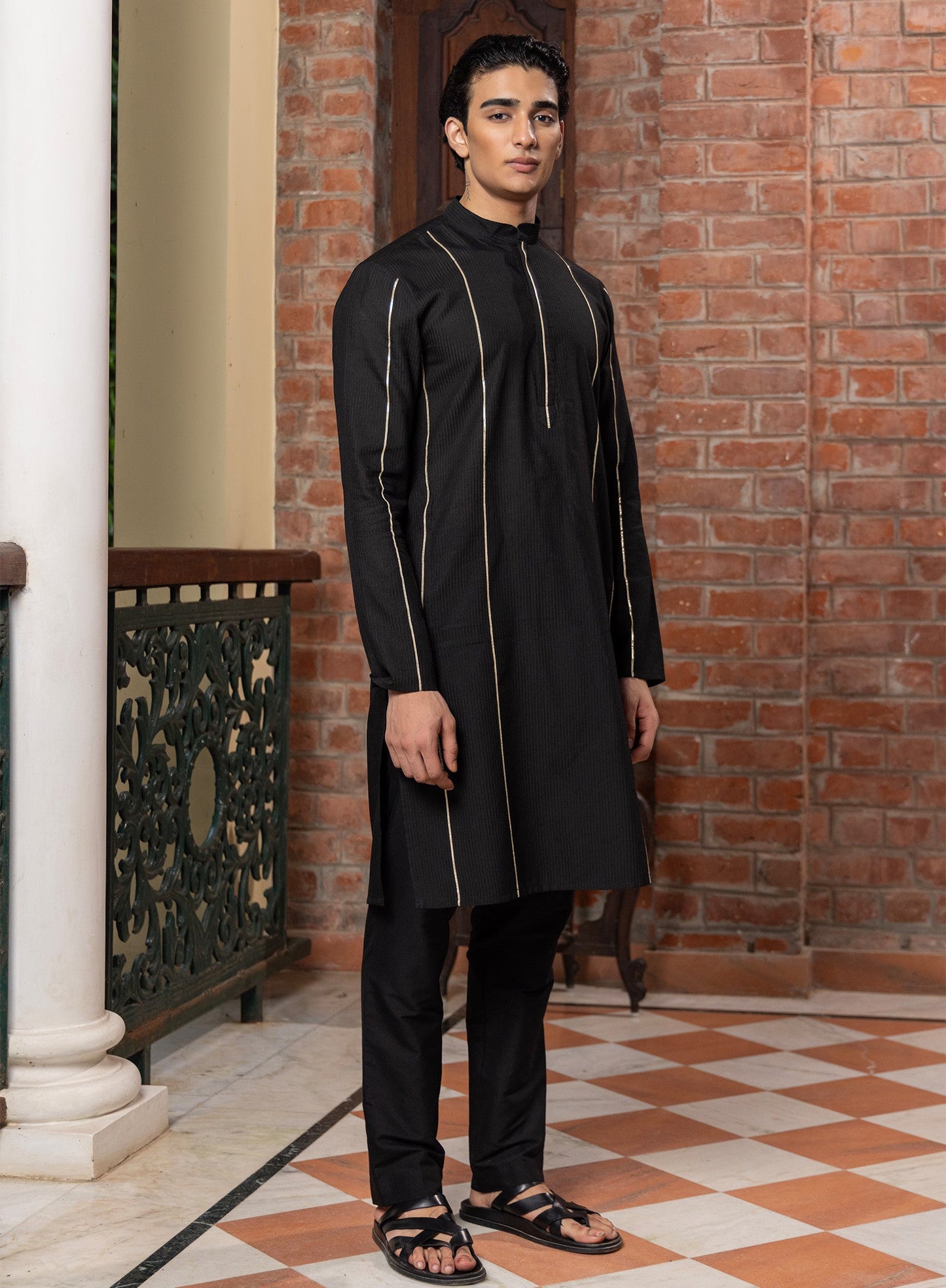 Sudarsana Black Cotton Blend Kurta Set