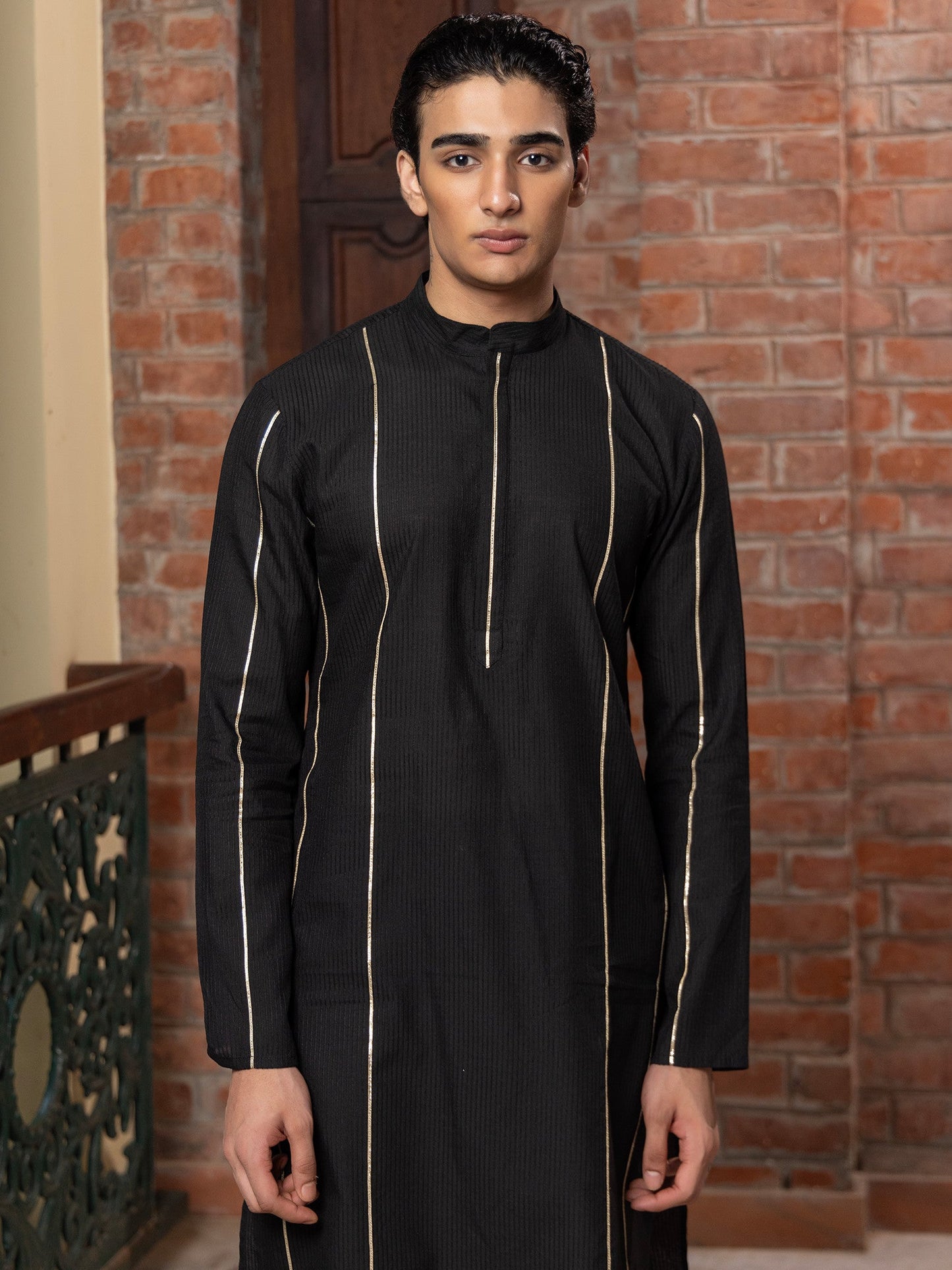 Sudarsana Black Cotton Blend Kurta Set