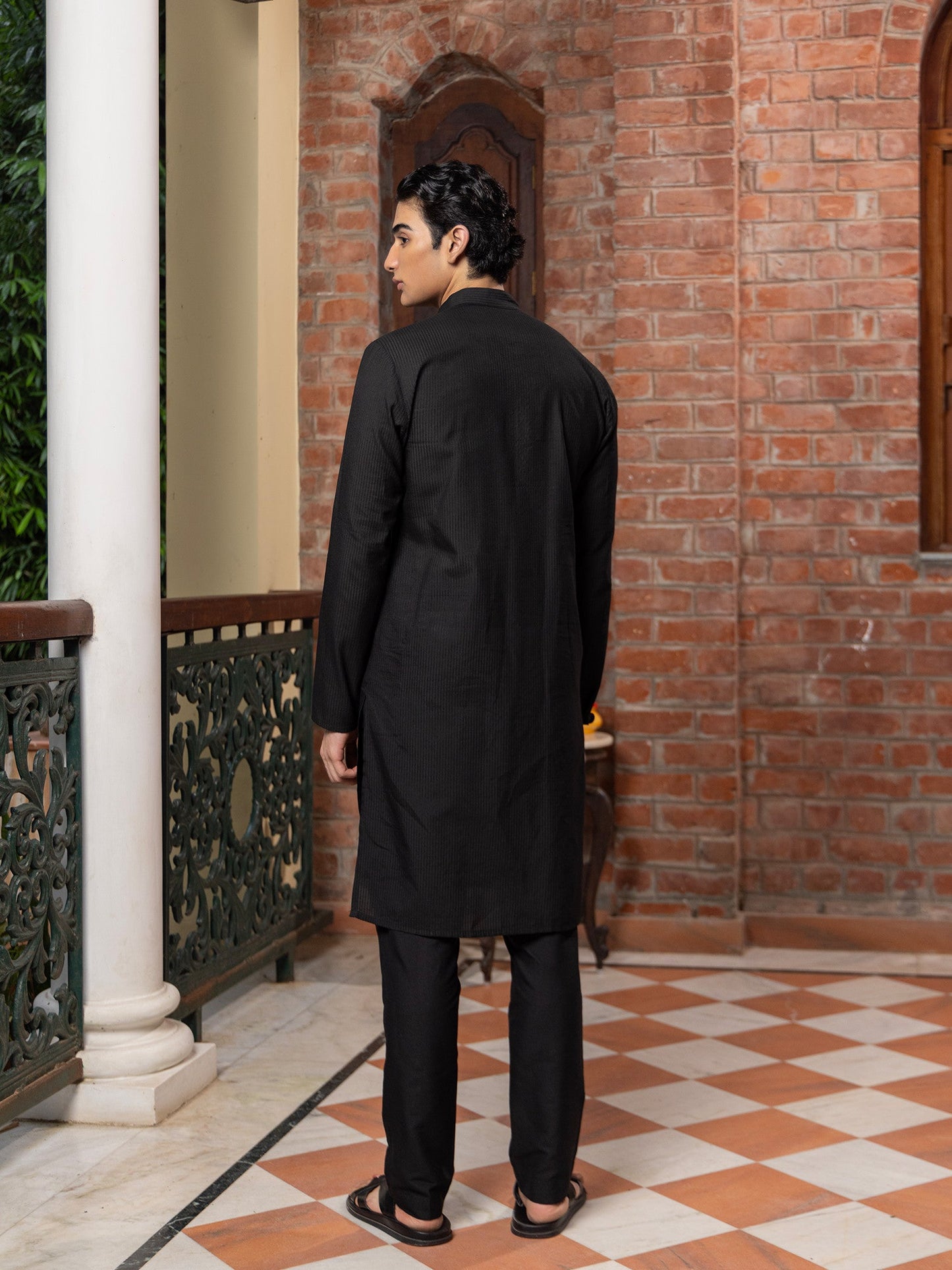 Sudarsana Black Cotton Blend Kurta Set