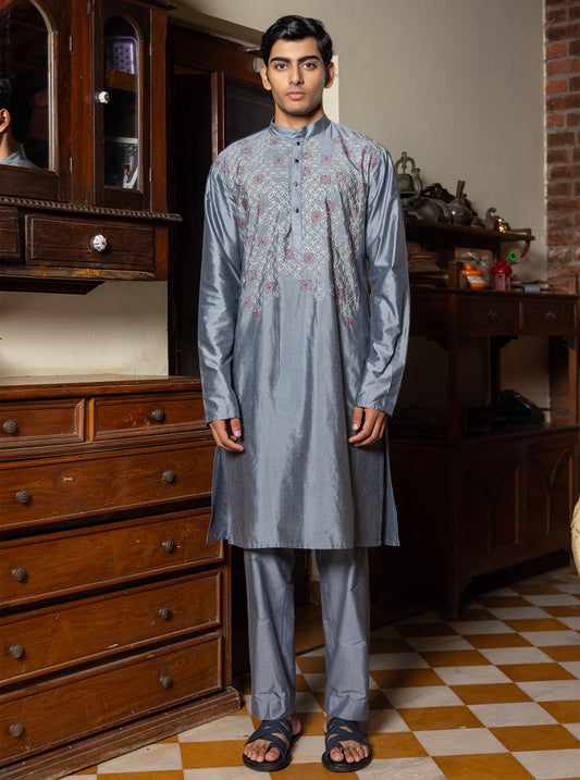 Patr
Embroidered
Kurta 
Embroidered Kurta
Sky Blue