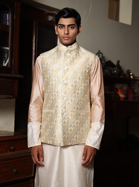 Patr
Bundi
jacket
Embroidered 
Embroidered Jacket