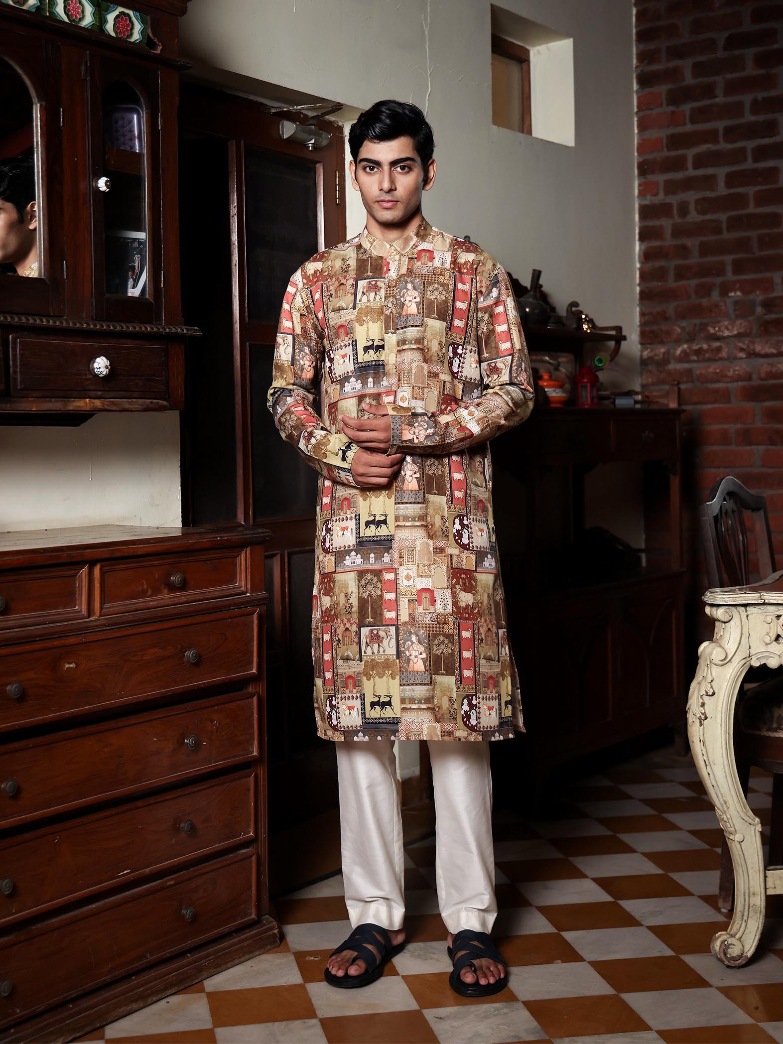 Patr
Printed
Kurta 
Printed Kurta
Multicolor