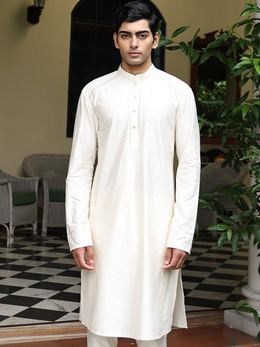 Patr
Solid
Kurta 
Solid Kurta
Ivory