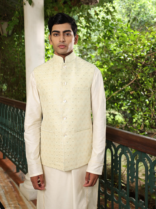 Patr
Bundi
jacket
Embroidered Jacket