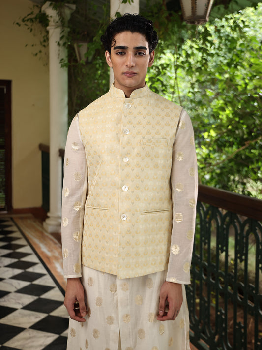 Patr
Bundi
jacket
Embroidered 
Embroidered Jacket