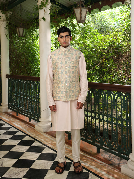 Avasa Peach Brocade Bundi Set