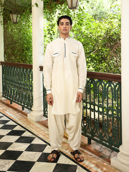 Patr
Kurta
Solid Kurta
Ivory