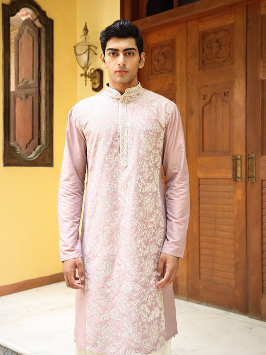 Patr
Kurta
Embroidered Kurta
Pink