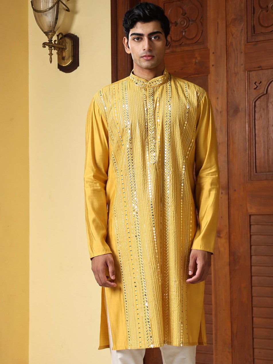 Patr
Embroidered
Kurta 
Embroidered Kurta
Yellow
