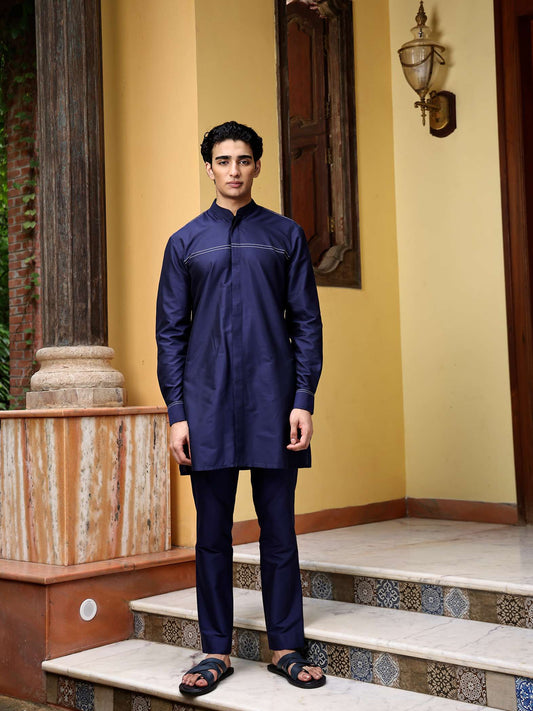 Patr
Kurta 
Solid Kurta
Blue