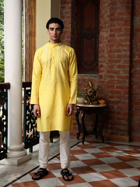 Patr
Kurta
Embroidered Kurta
Yellow