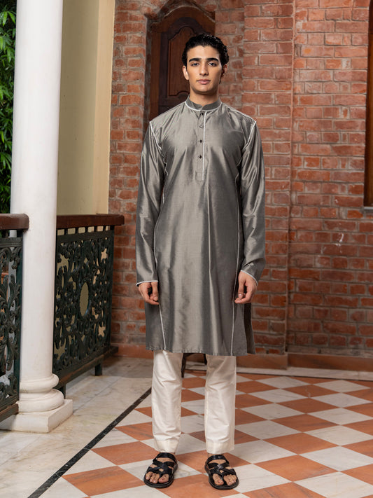 Patr
Embroidered
Kurta 
Embroidered Kurta
Grey