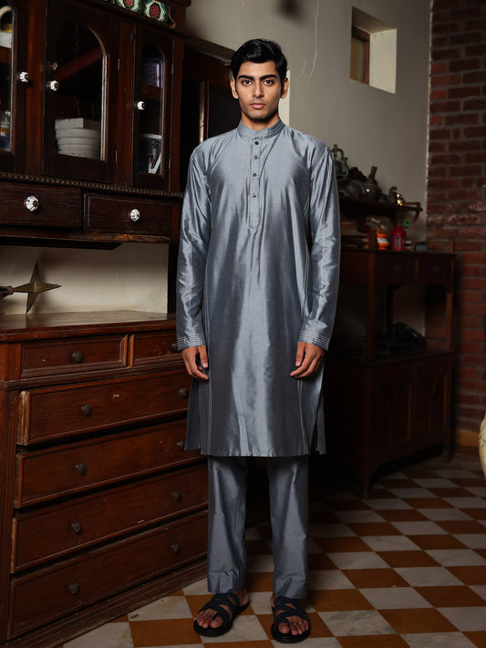 Patr
Kurta Set
Solid Kurta Set
Sky Blue